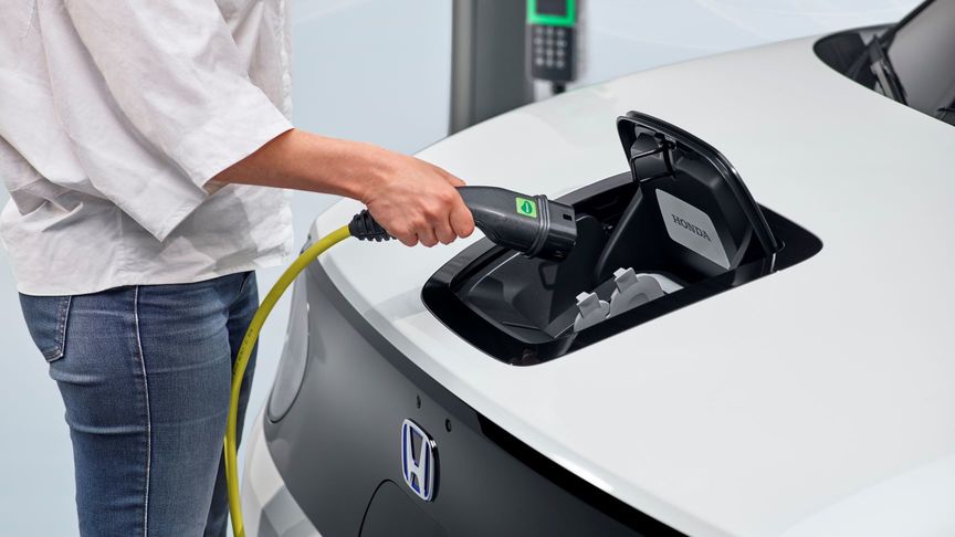 Model nab&iacute;jej&iacute;c&iacute; se Hondy e