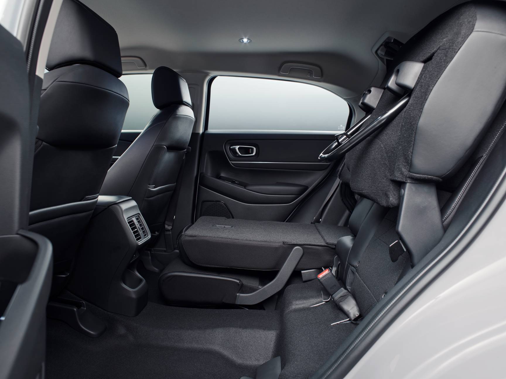 Boční pohled na flexibilní sedadla Magic Seats modelu Honda HR-V