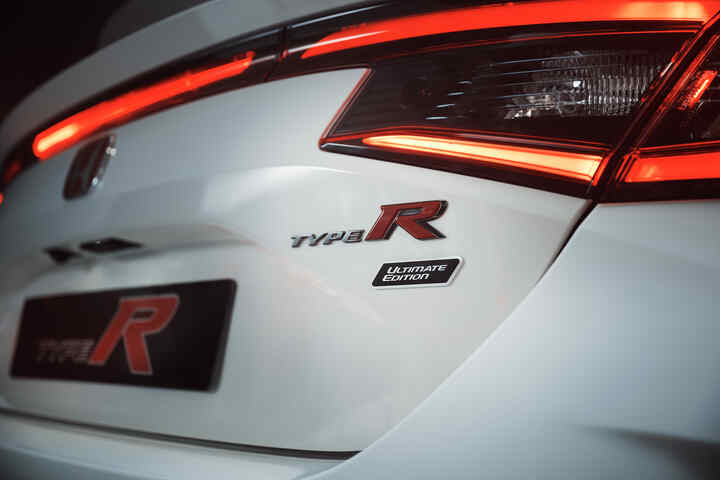 Close up on the back off the Civic Type R Ultimate Edition