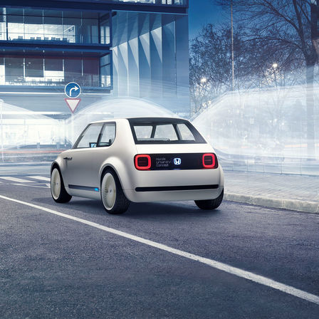 Tříčtvrtinový pohled zezadu na koncept Honda Urban EV