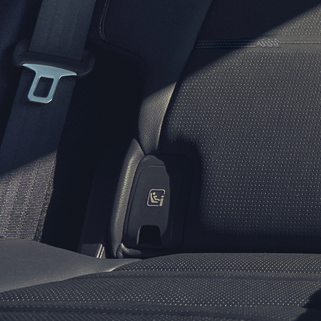 Detailní záběr na systém uchycení dětské sedačky ISOFIX vozu Honda CR-V Hybrid