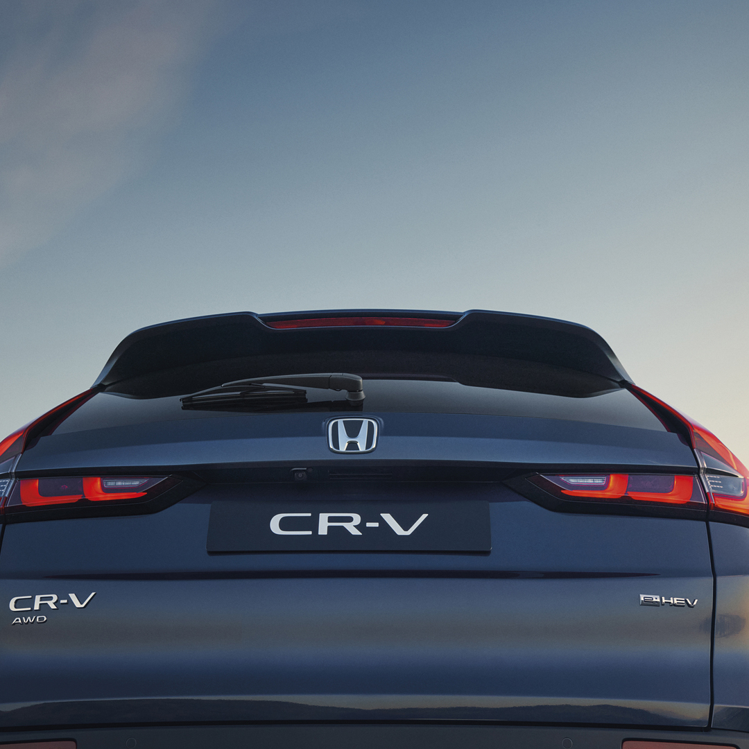 Detailní záběr na parkovací senzory vozu Honda CR-V Hybrid