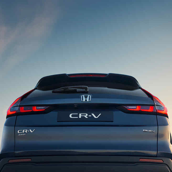 Detailní záběr na parkovací senzory vozu Honda CR-V Hybrid