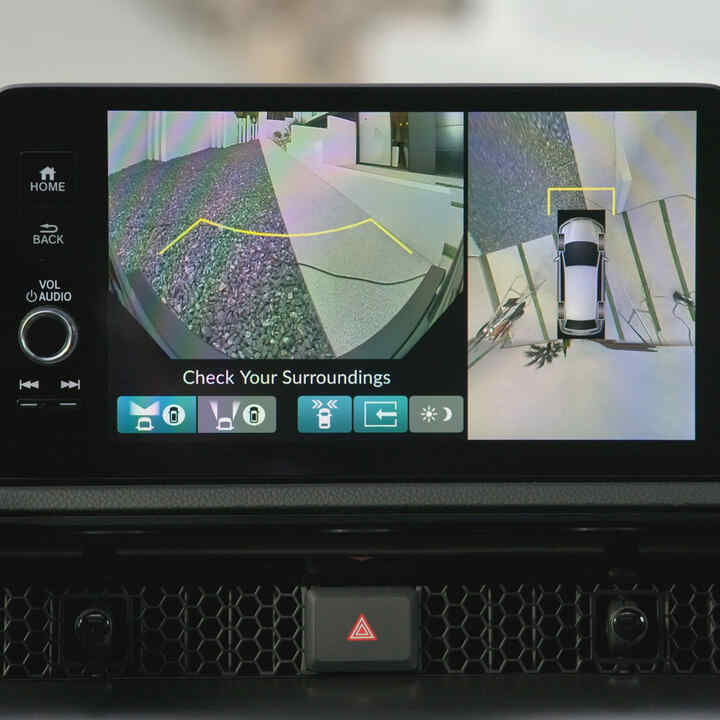 Detailní záběr na systém kamer pro více náhledů vozu Honda CR-V Hybrid
