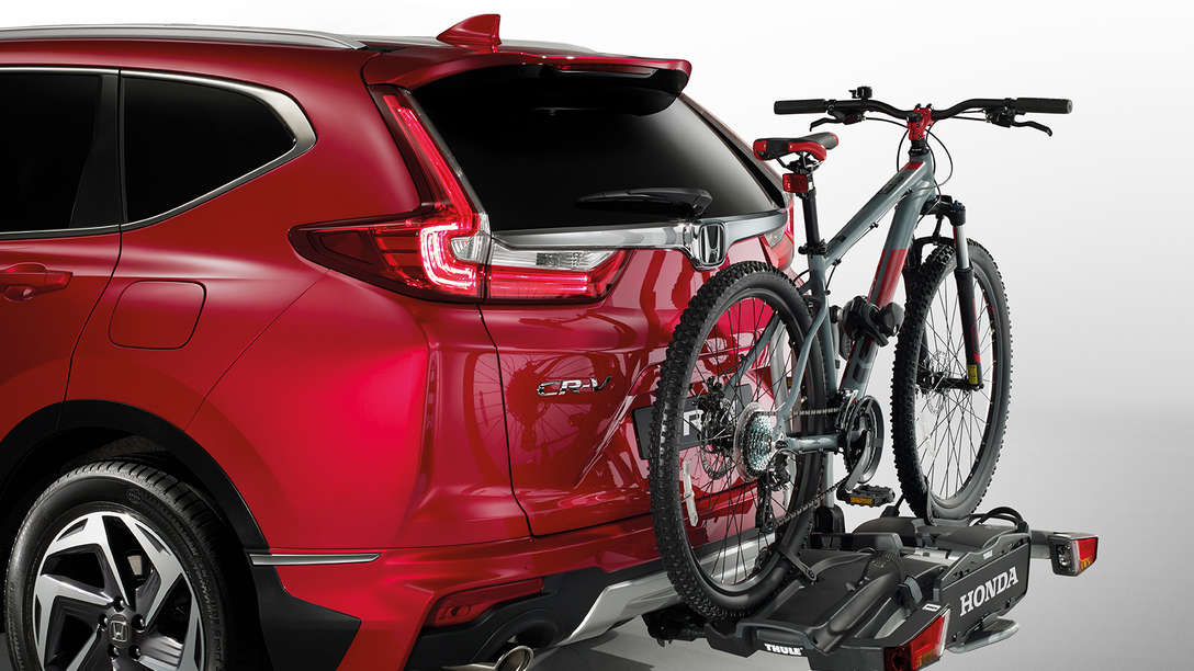 Boční pohled zezadu na sady příslušenství modelu Honda CR-V.