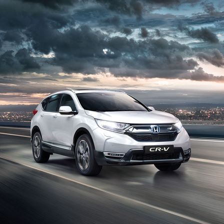 Tříčtvrtinový pohled zpředu na model Honda CR-V