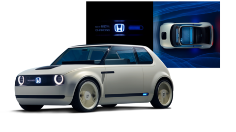 Pohled na vozidlo Honda Clarity Fuel Cell šikmo zepředu s logem Honda