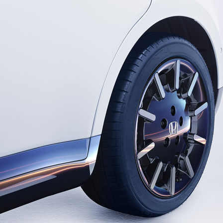 Detailní záběr kola vozu Honda e