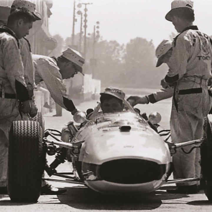 Soichiro Honda v rámci příprav na náš první závod Formule 1 v roce 1964 na Velké ceně Německa.