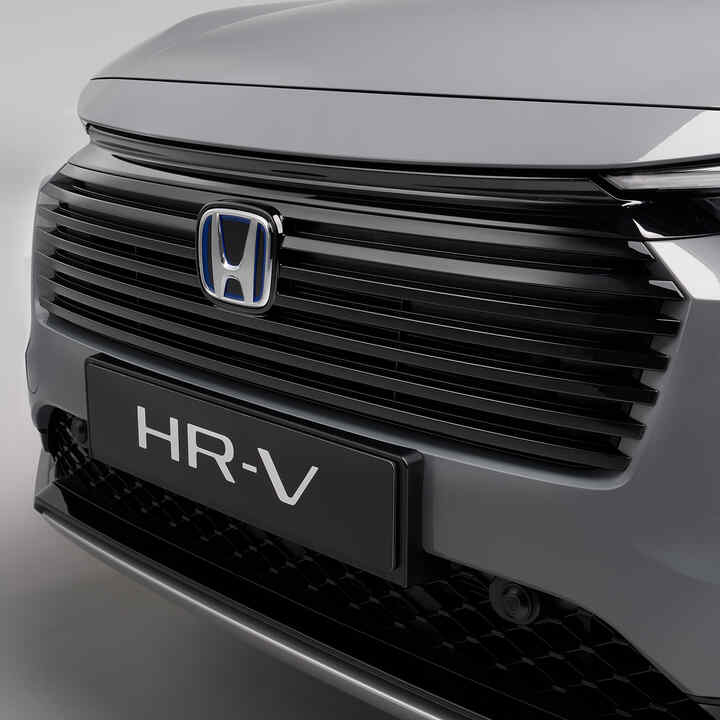 Lesklá černá přední mřížka Honda HR-V