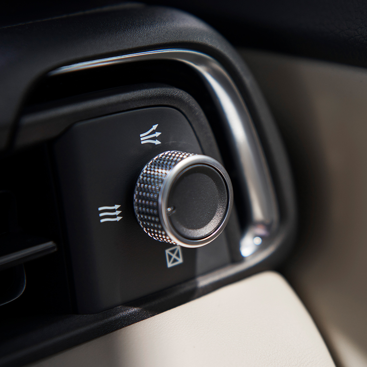 Detail systému rozvodů vzduchu Honda HR-V