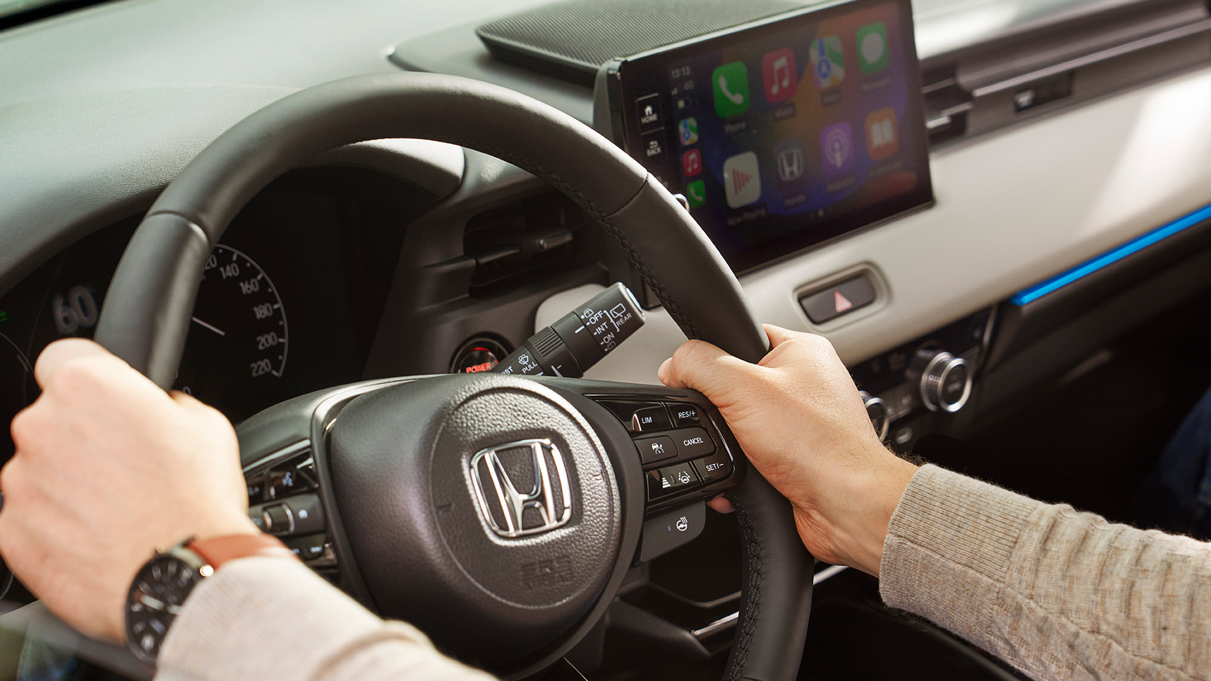Detail rukou na volantu modelu Honda HR-V