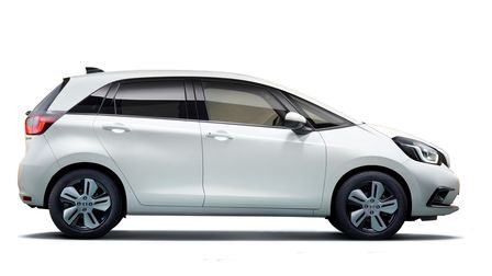 Tříčtvrtinový pohled zepředu na model Honda Jazz Hybrid