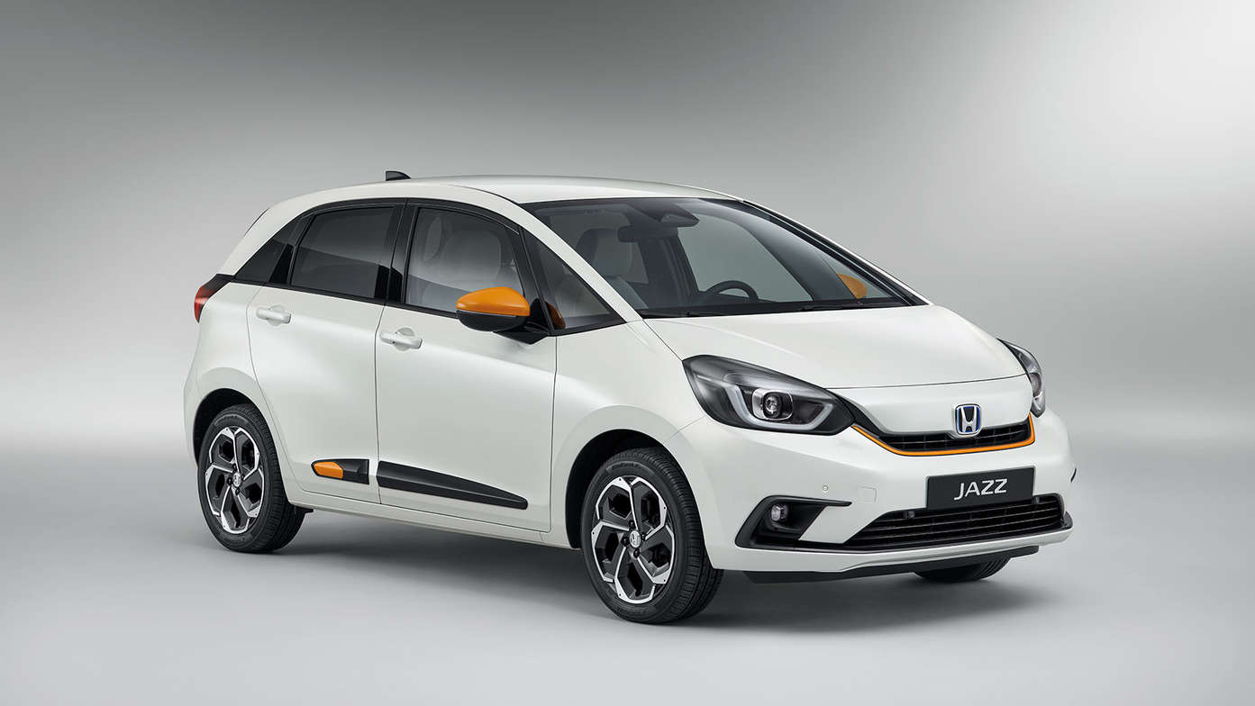 Taffta – bílá Honda Jazz Hybrid ve studiu se sadou Funkční zábava – oranžová/bílá
