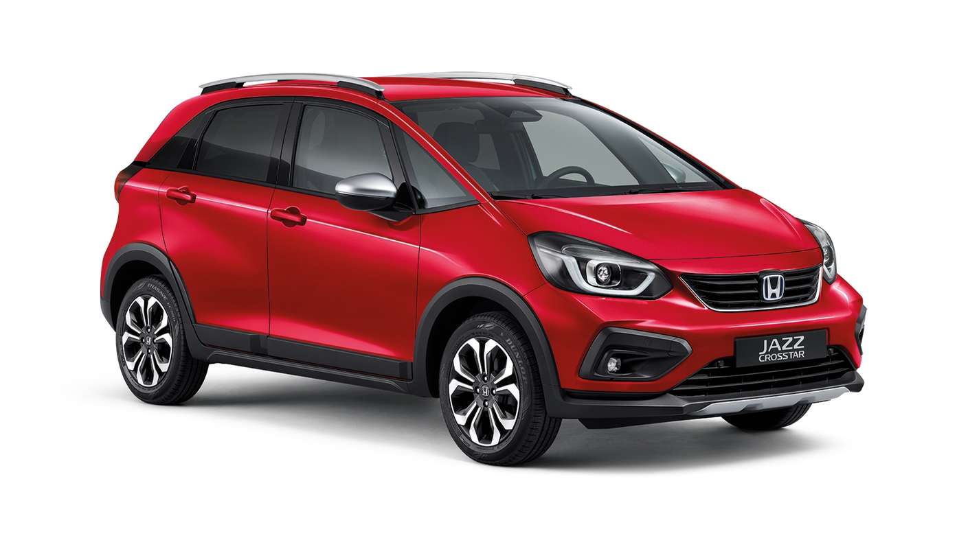Honda Jazz Hybrid Crosstar ve studiu se sadou Robust.