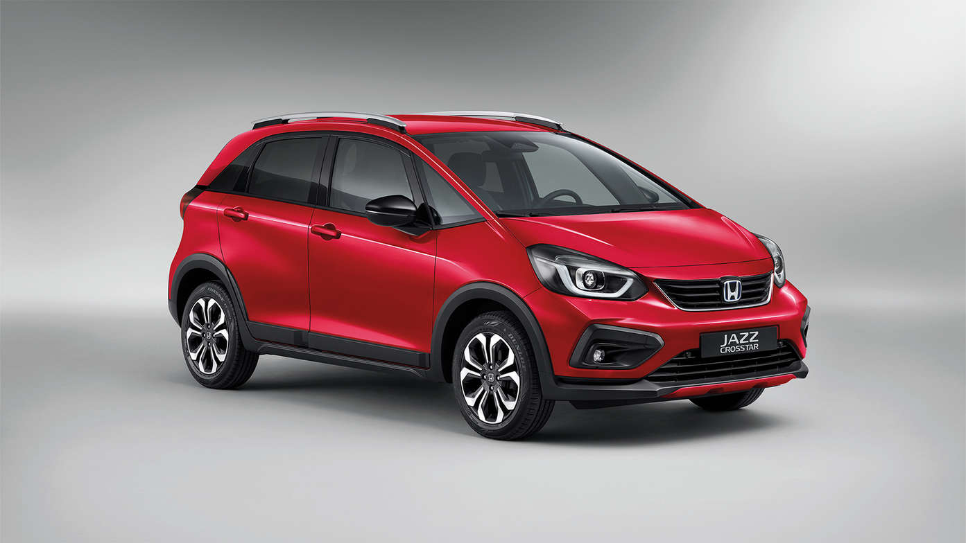 Tříčtvrtinový pohled zepředu na model Honda Jazz Hybrid se sadou U.R.B.A.N.