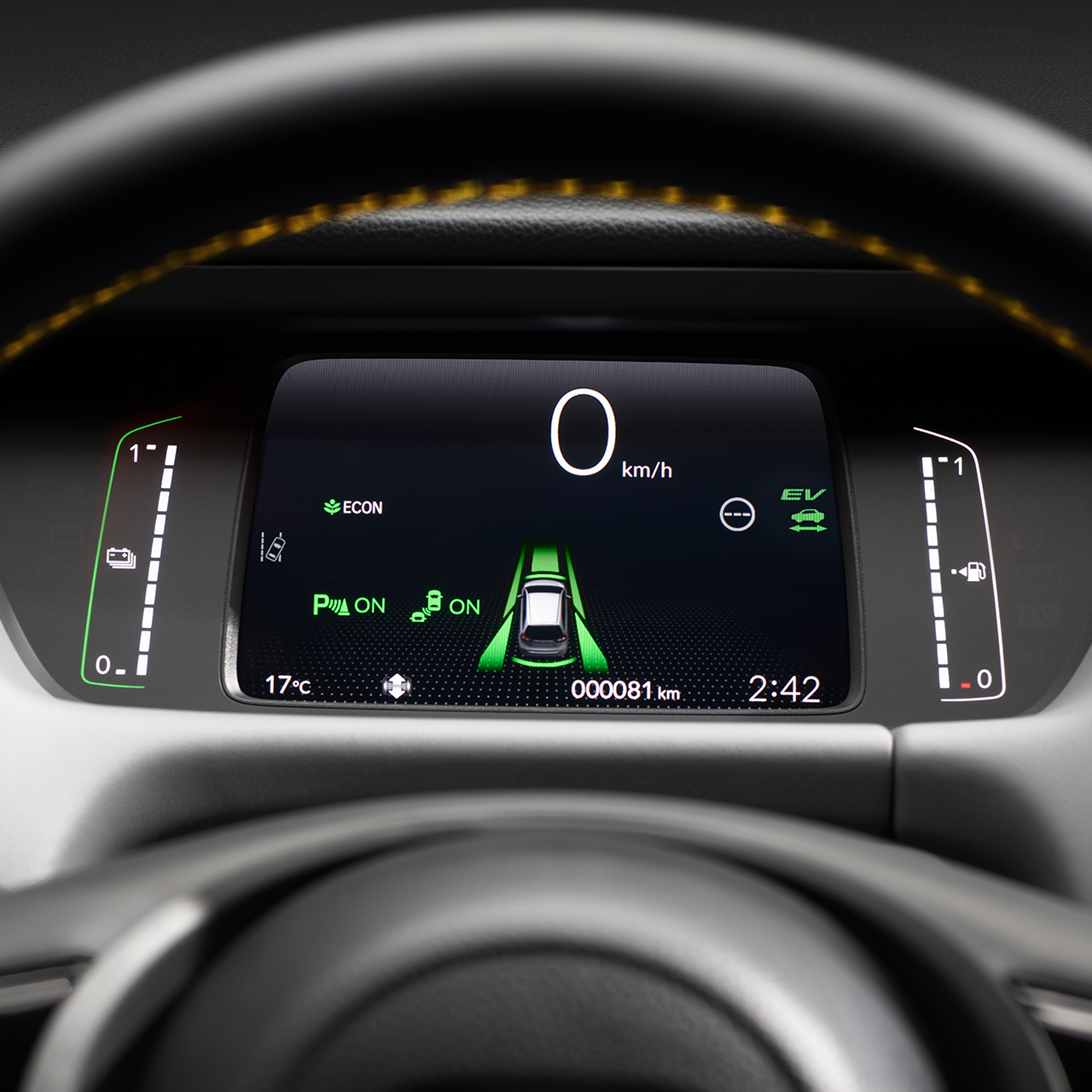 Detail digitálního displeje vozu Honda Jazz. 