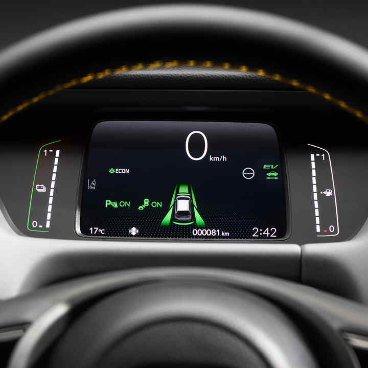 Detail digitálního displeje vozu Honda Jazz. 