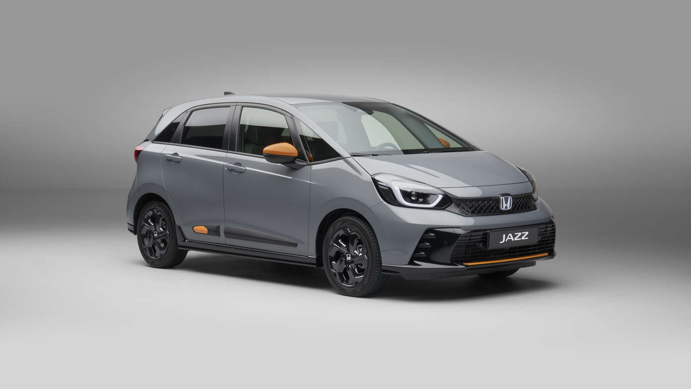 Taffta – bílá Honda Jazz Hybrid ve studiu se sadou Functional Fun – oranžová/bílá