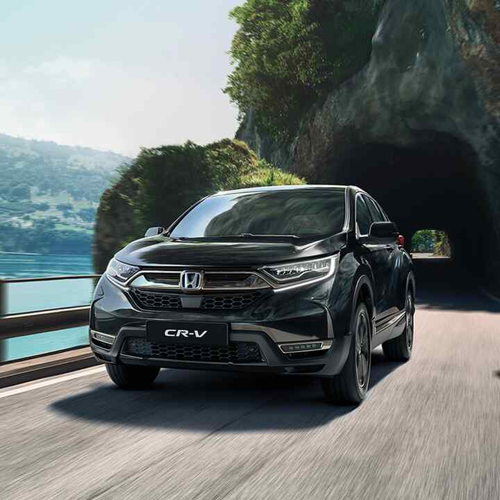 Honda CR-V Sportline s výhledem na moře na pozadí