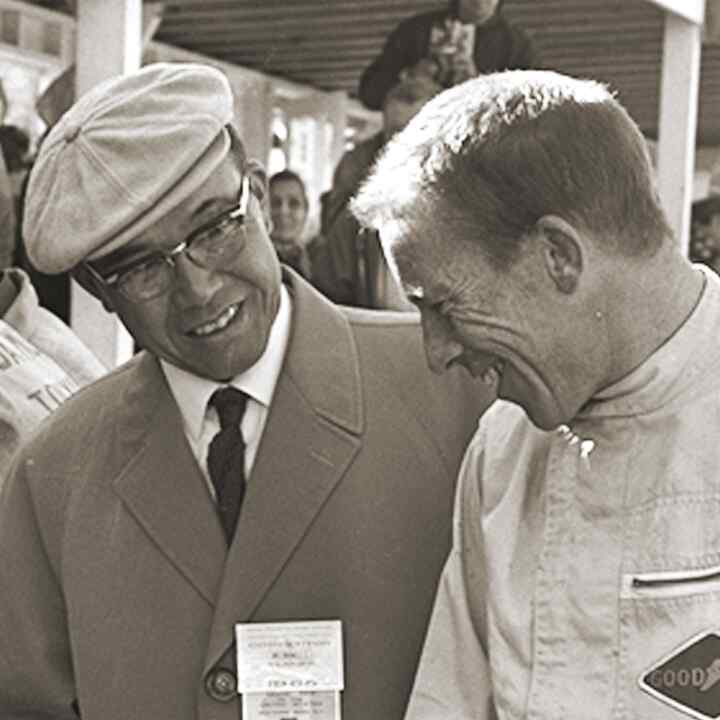 Soichiro Honda a Richie Ginther na závodní dráze
