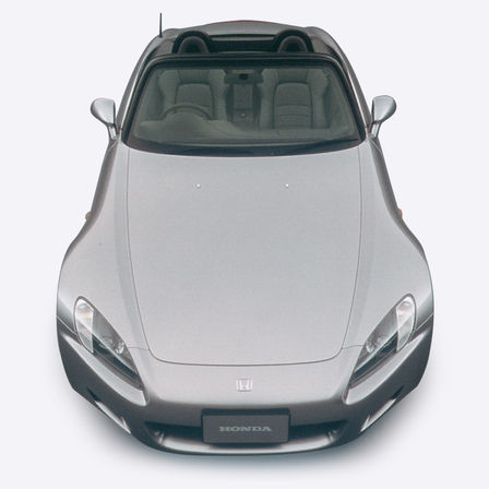 Tř&iacute;čtvrtinov&yacute; pohled shora na model Honda S2000