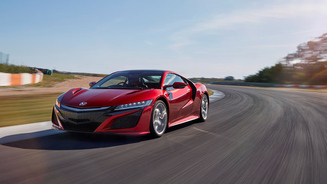 Přední tříčtvrtinový pohled na nejnovější vůz Honda NSX