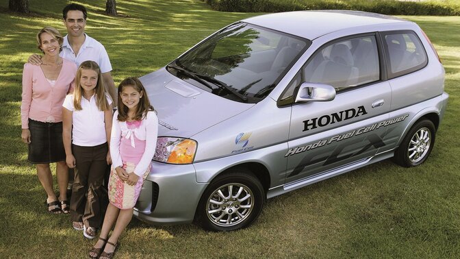 První rodina, která si koupila model Honda FCX