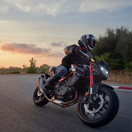 Honda CB750 Hornet – dynamika na silnici