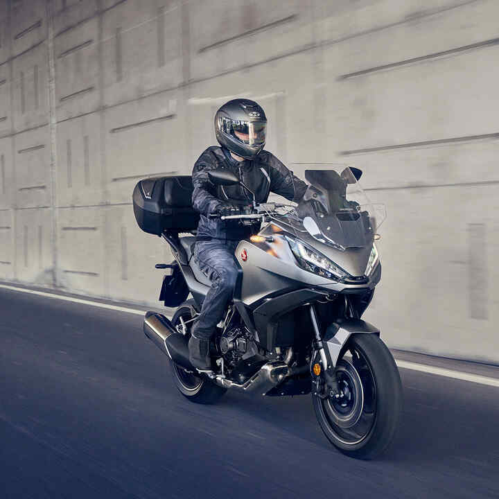 Honda NT1100 – venkovní snímek