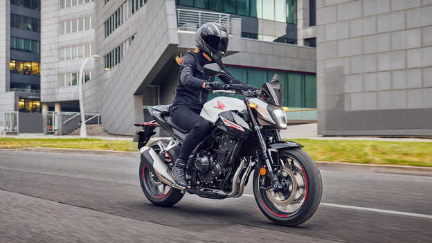 Detailní záběr motoru Dax 125