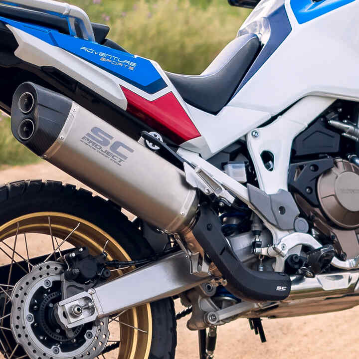 Tlumič výfuku modelu Africa Twin