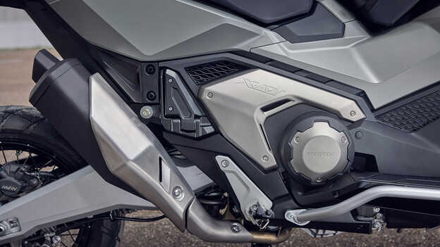 Detail motoru X-ADV.