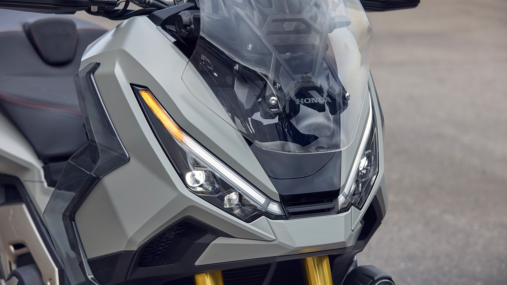 Dva projektorové LED světlomety X-ADV