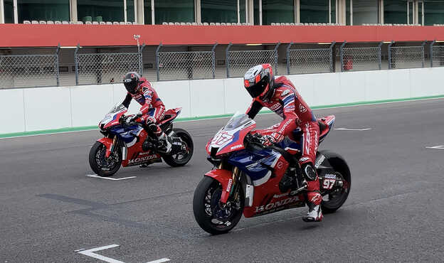 Dva stroje týmu HRC CBR1000RR-R Fireblade SP
