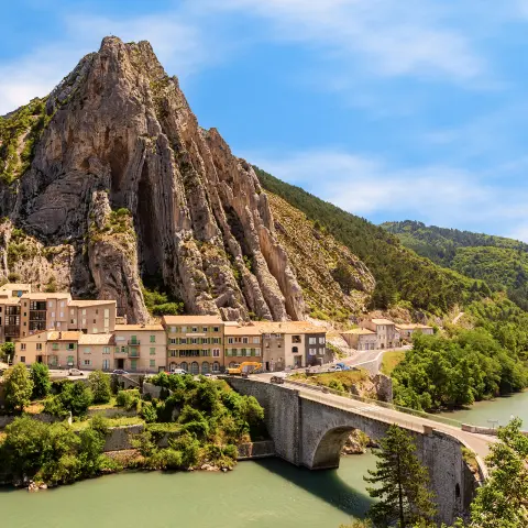 Sisteron v Provence – historické město ve Francii