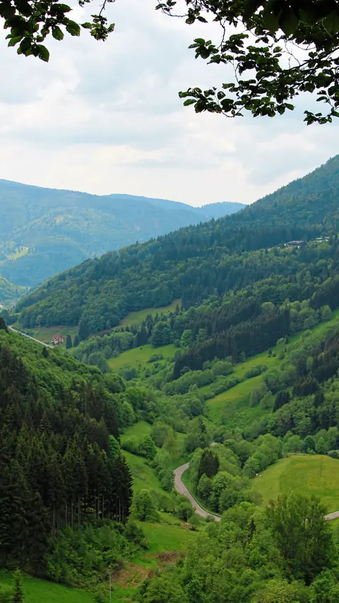 Dálnice v evropských Alpách – u Garmisch-Partenkirchenu