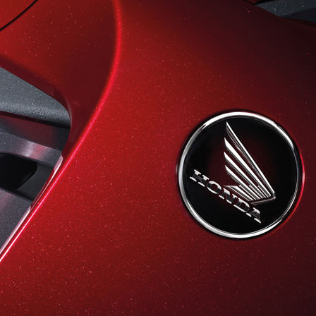  Detailní záběr loga Honda