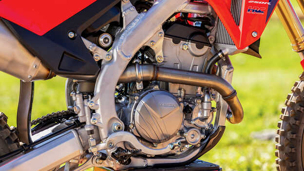 Honda CRF250R – motor DOHC o objemu 249,4 ccm