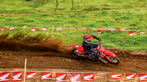 CRF250R – 3úrovňový systém kontroly trakce Honda (HSTC)