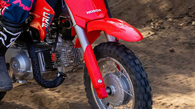 Honda CRF50F obrácená teleskopická vidlice