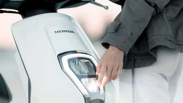 Honda EM1 e: Světlomet LED