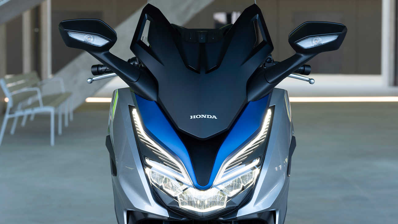 Forza 125, zdokonalená dynamická kapotáž s prvotřídním osvětlením LED
