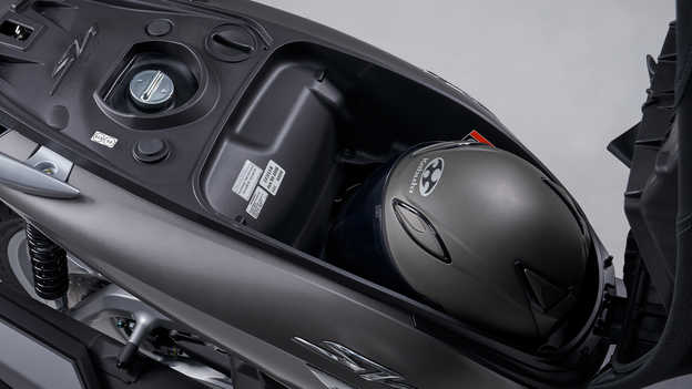 Honda SH350i – dostatek úložného prostoru a užitečný systém Smart Key