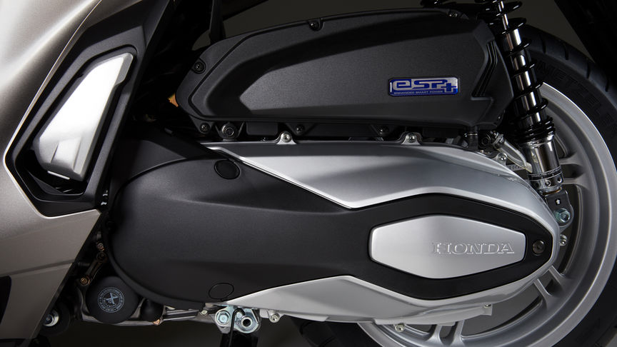 Honda SH350i – výkonnější kapalinou chlazený čtyřventilový motor SOHC