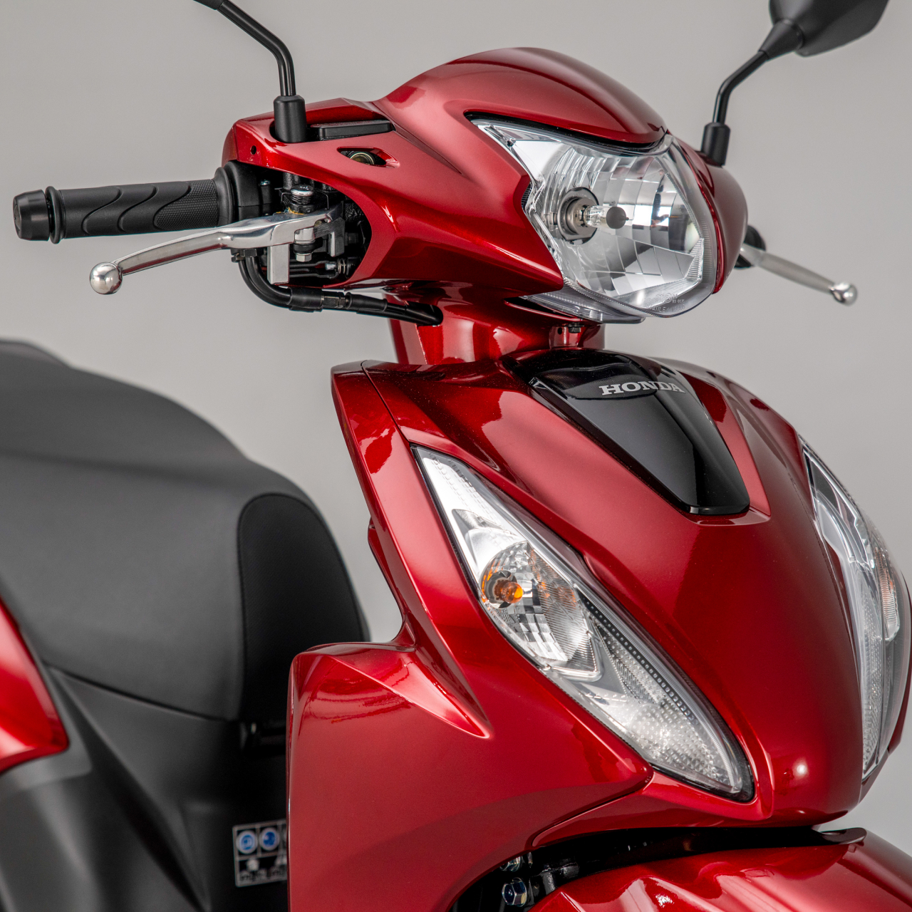 Honda Vision 110, cesta vpřed