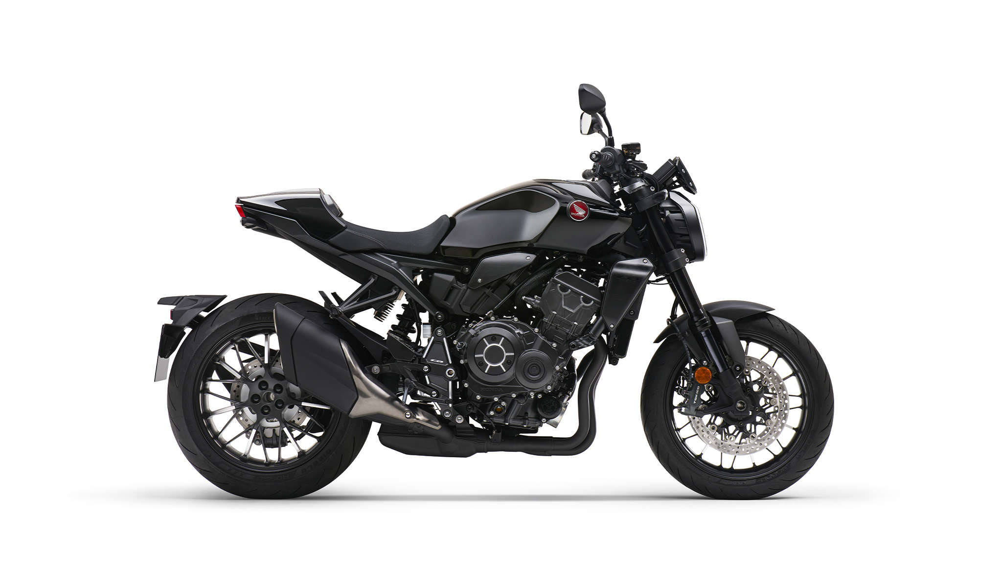 Honda CB1000R Black Edition, pravá strana, studiový záběr, černý motocykl