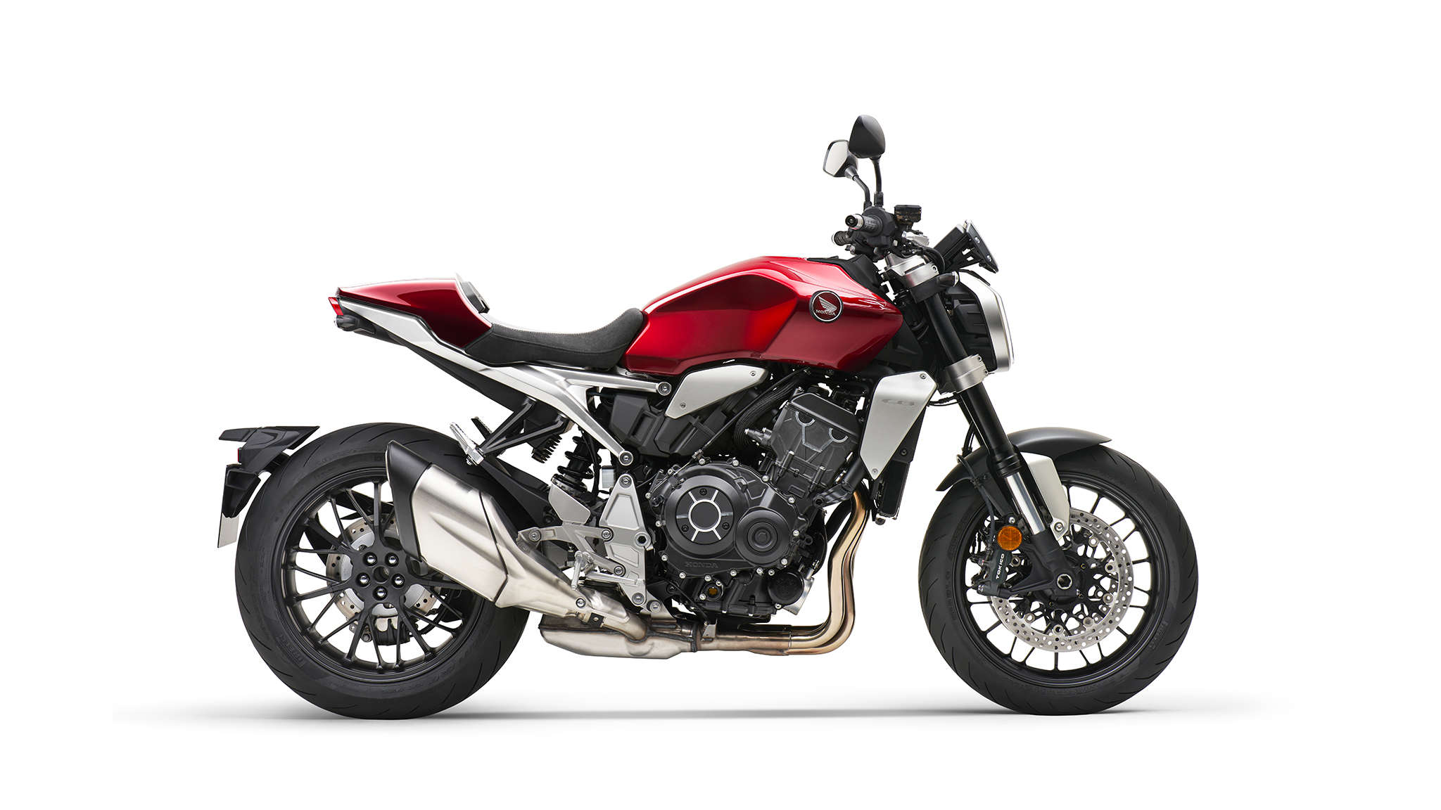 Honda CB1000R, práva strana, studiový záběr, červený motocykl