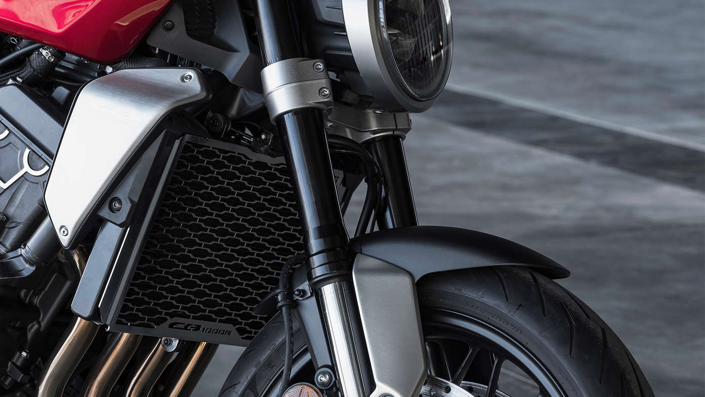 Honda CB1000R, úplné odpružení Showa