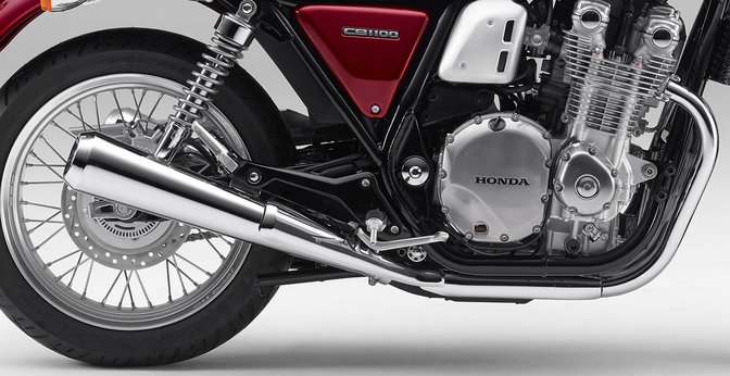 Snímek motoru motocyklu Honda CB1100EX.